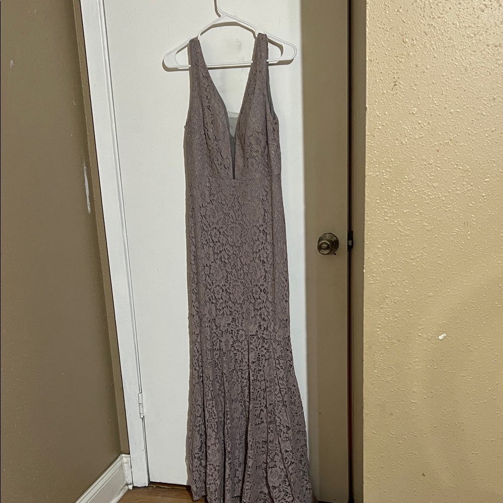 Elegant Lace Sleeveless Dress